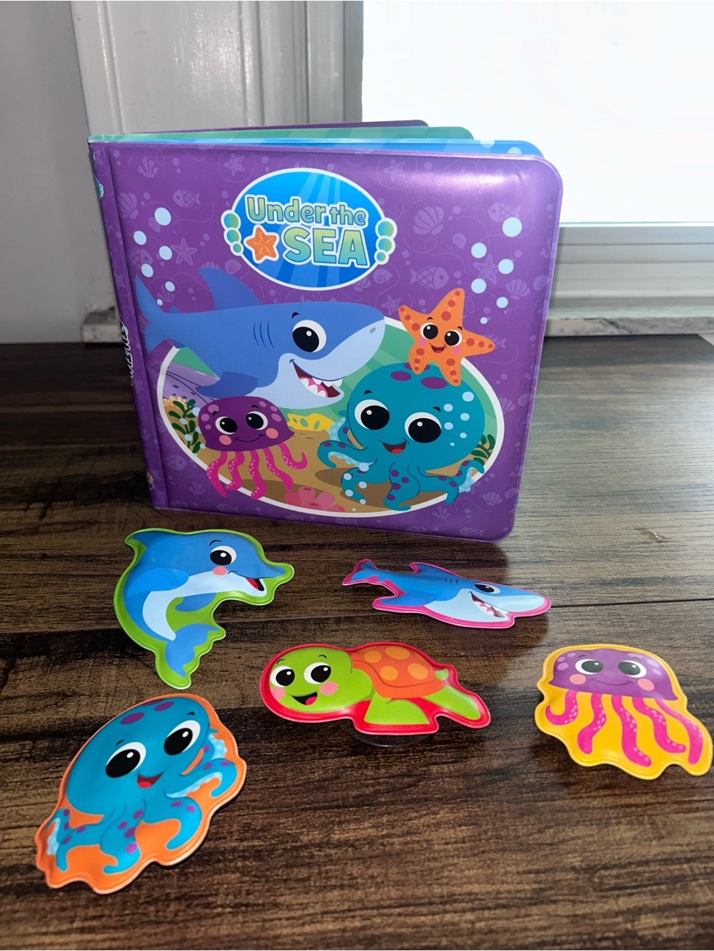 Under the Sea Kids Bath Book + suction animals